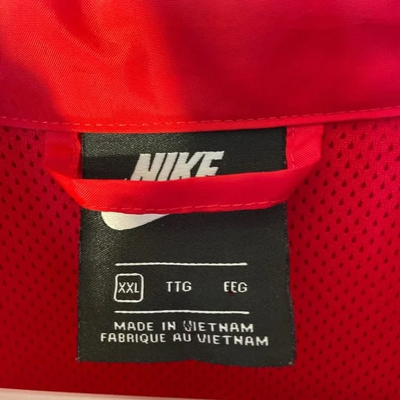 Nike Rain Jacket - Picture 4 of 4